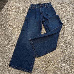 Banana Republic Wide leg Jeans New With Tags. Size 2/26.